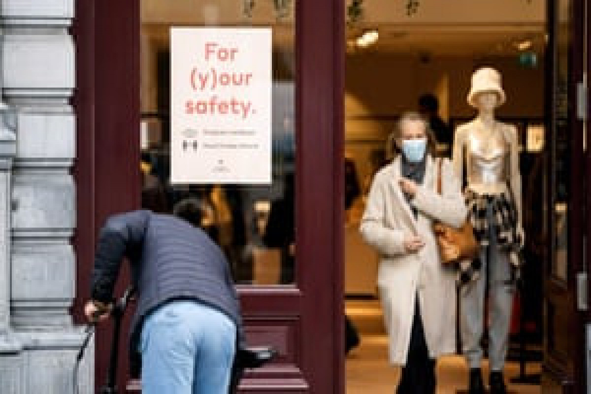 Italy bans unvaccinated from numerous venues and extends compulsory vaccination