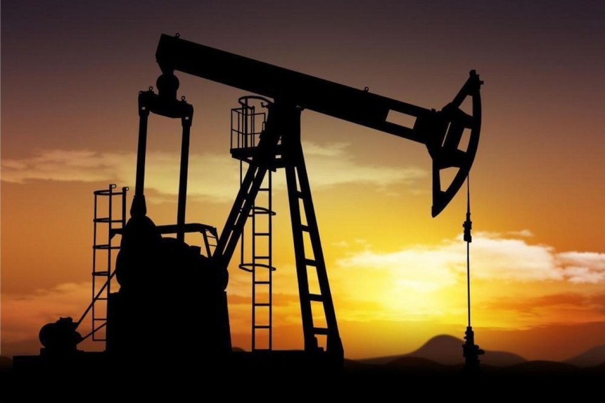 Azerbaijani oil price decreases