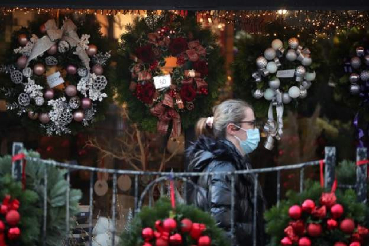 No need to put Christmas plans on hold, says Sturgeon