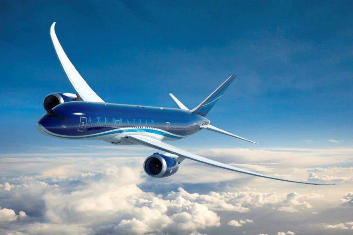 AZAL plane makes emergency landing in Baku over unfavorable weather conditions