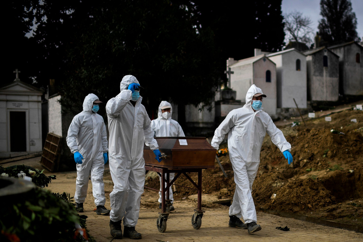 Global COVID-19 deaths hit 5 million as Delta variant sweeps the world