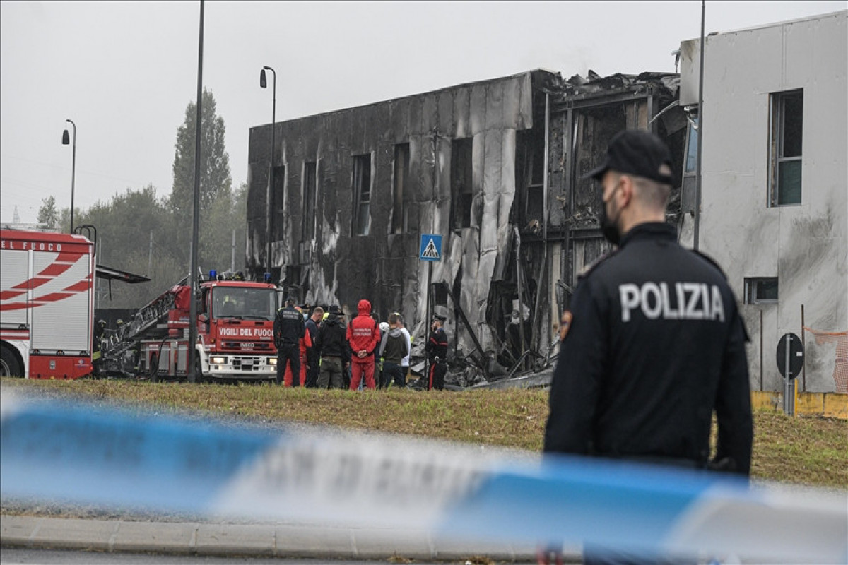 8 feared dead as small plane crashes into building in Italy