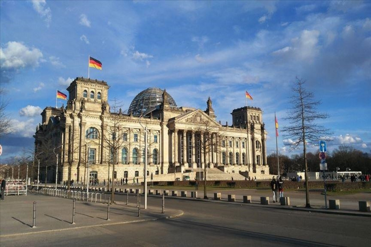 Germany’s Greens propose 3-way coalition with SPD, liberals