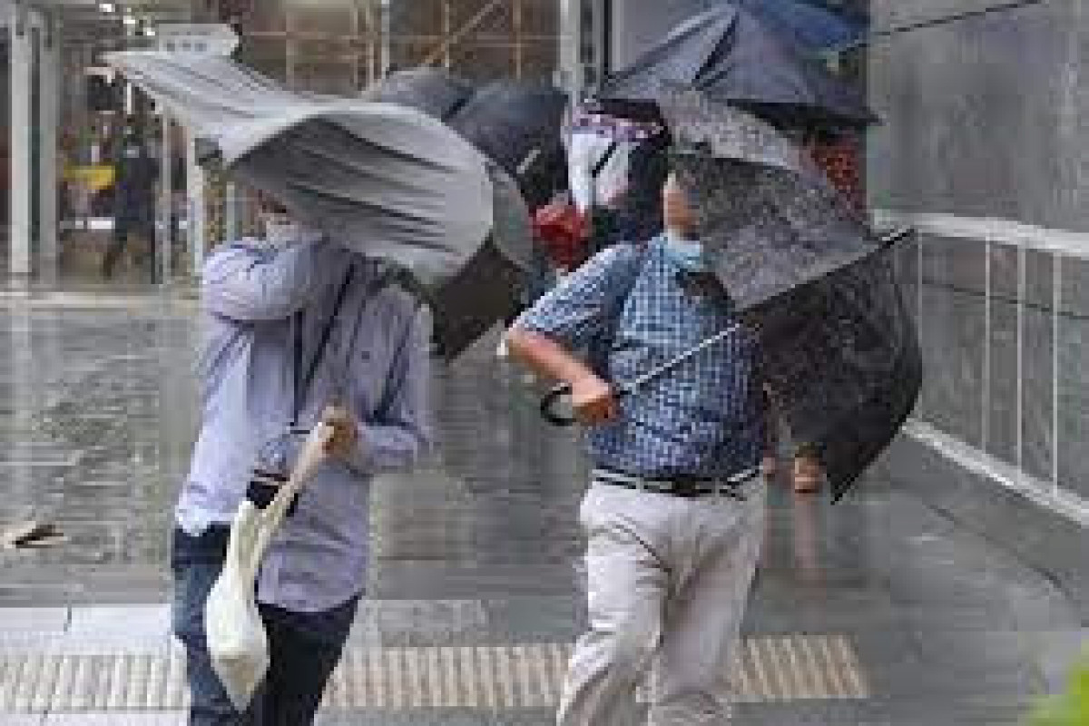 Tropical storm Lionrock hits Hong Kong