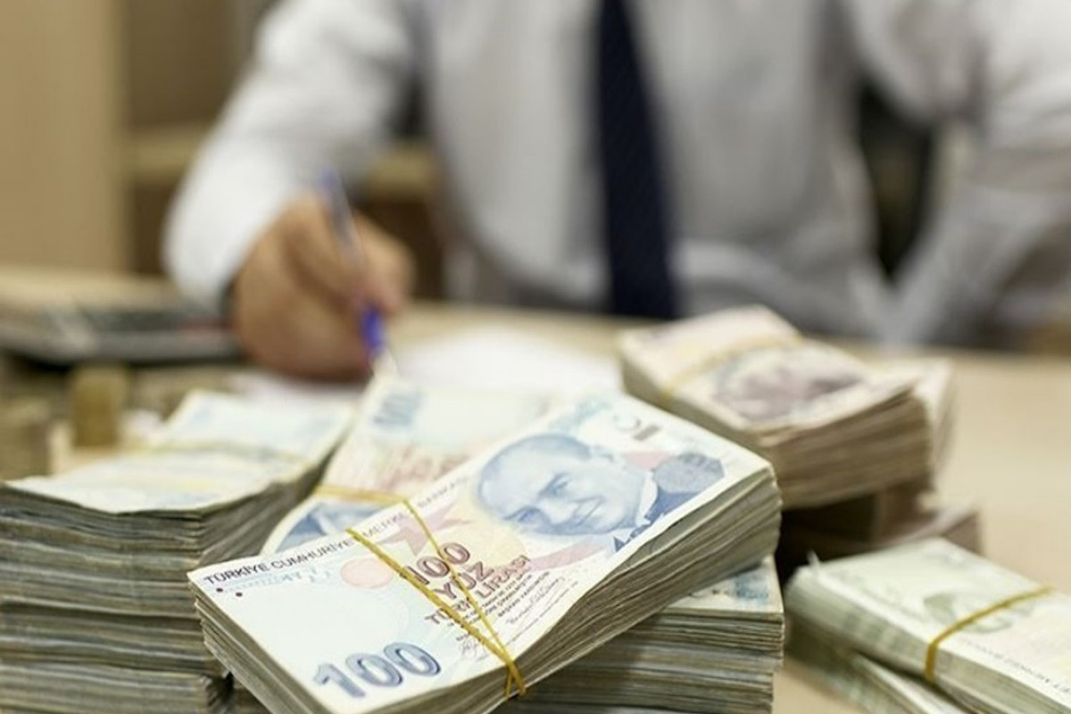Lira updates historical minimum against manat