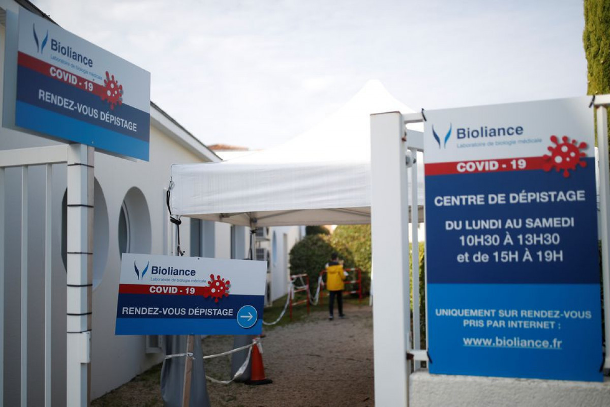 France's COVID-19 hospitalisations up for the third day in a row