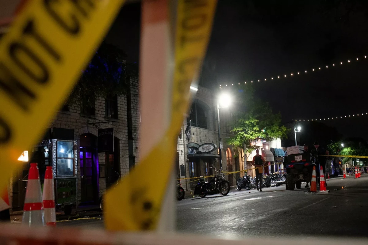 One person killed, 7 injured in shooting near university campus in US