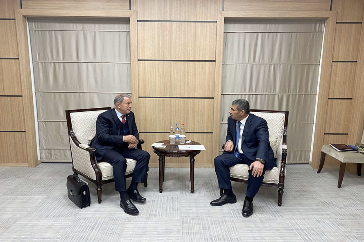 Azerbaijan's Defense Minister meets with Turkish counterpart