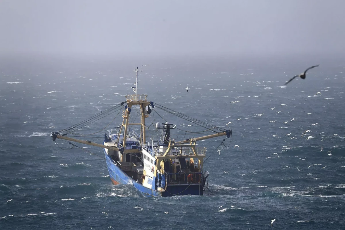 UK to summon French envoy amid escalating fishing row
