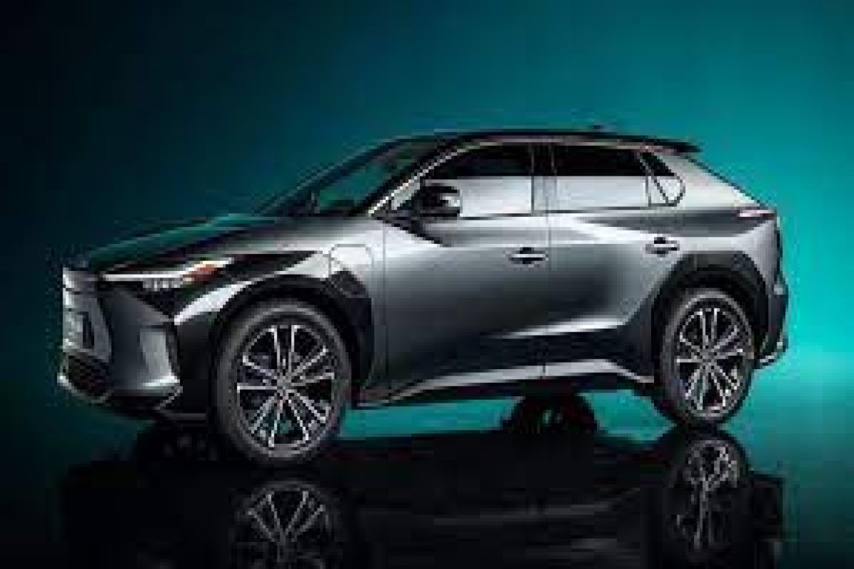 Toyota to start selling its first electric vehicle in 2022