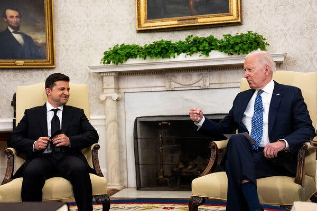 Ukrainian President Volodymyr Zelensky and U.S. President Joe Biden
