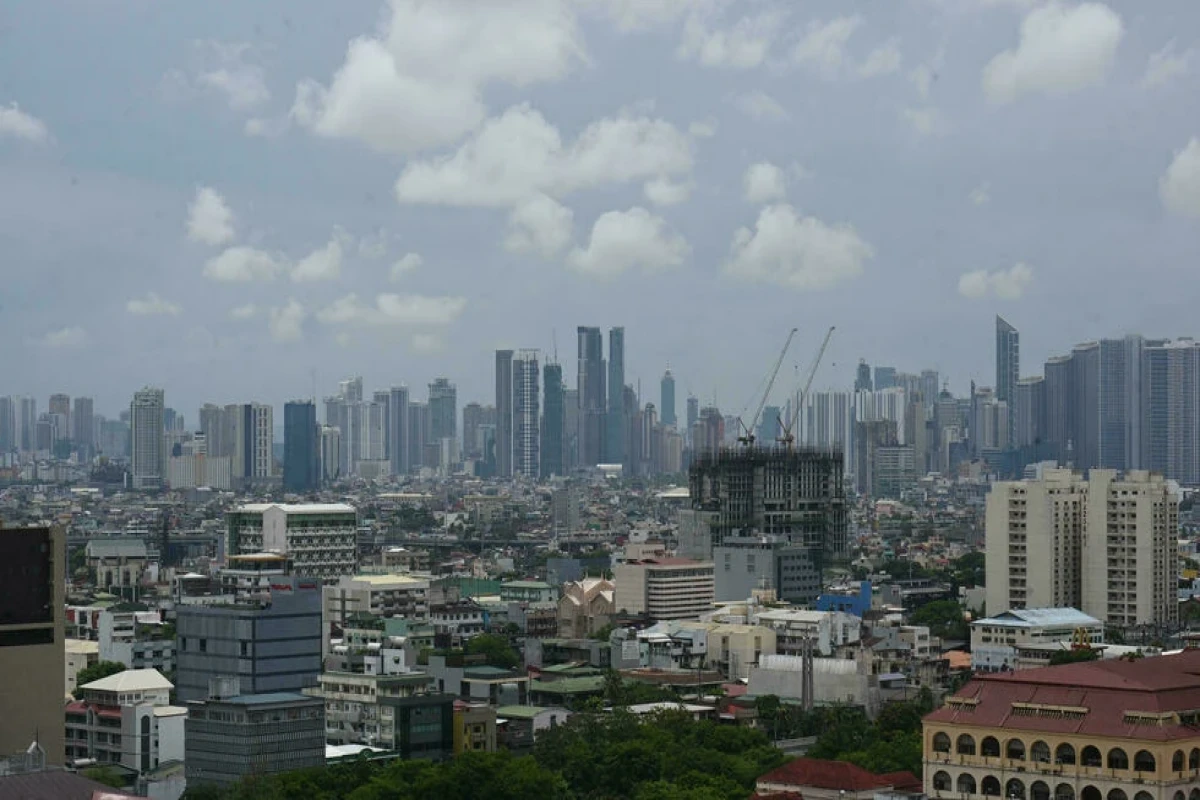 Philippines lifts lockdown in capital as virus surges