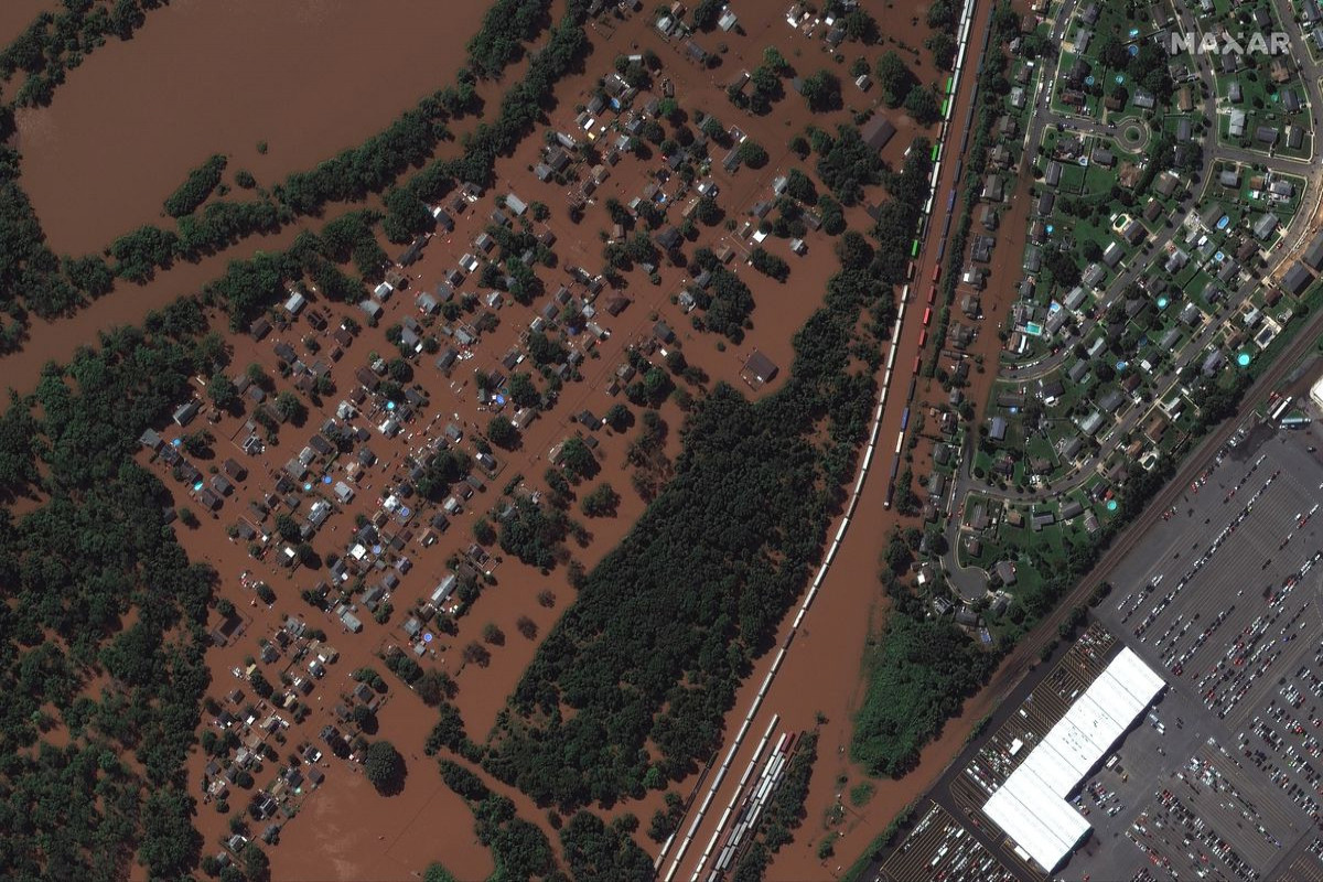 Flash floods threaten U.S. Southern states deluged by Hurricane Ida
