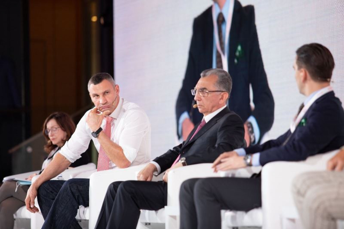   Eldar Azizov attends the Kyiv Investment Forum