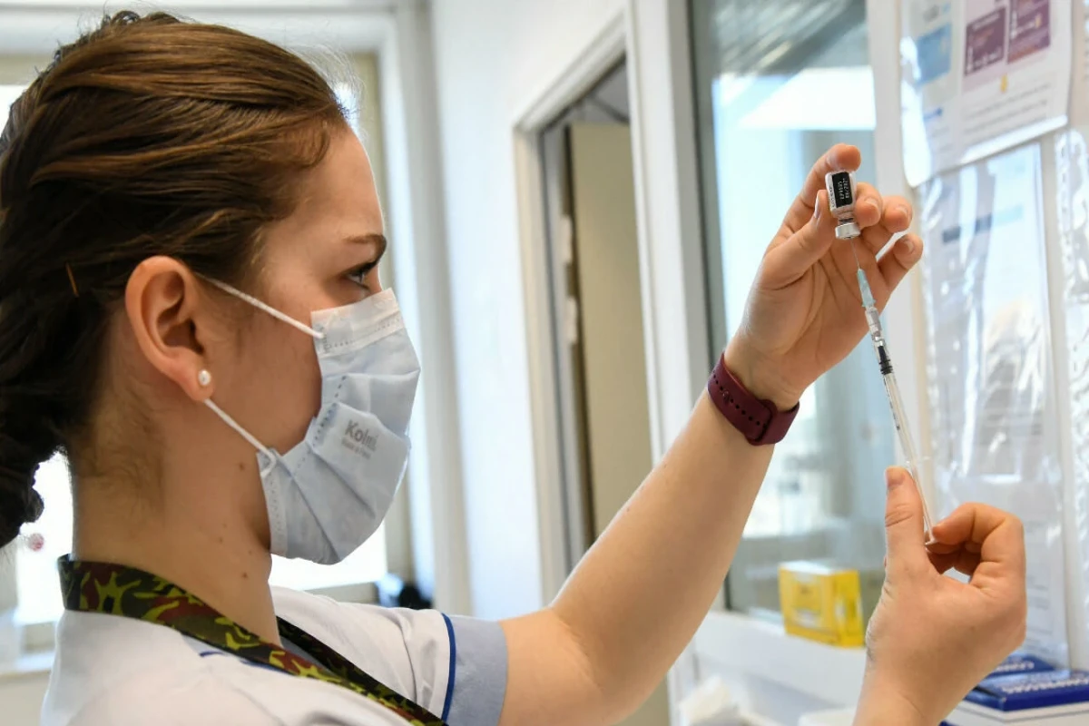 France health worker vaccine mandate comes into effect