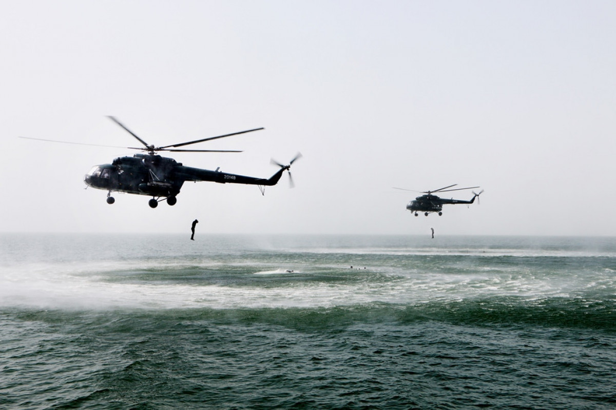 Azerbaijan’s SBS holds training in the Caspian Sea