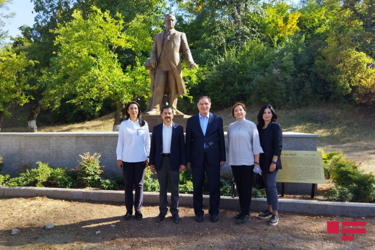 Delegation of OIC Association of Ombudsmen views monument of Uzeyir Hajibayli in Shusha 