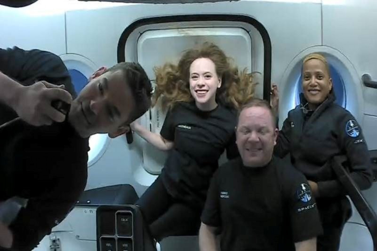 SpaceX capsule with world's first all-civilian orbital crew heads for splashdown