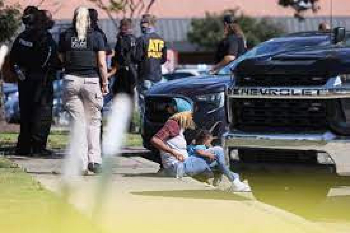 Gunman kills one and then himself at Tennessee supermarket, 12 wounded