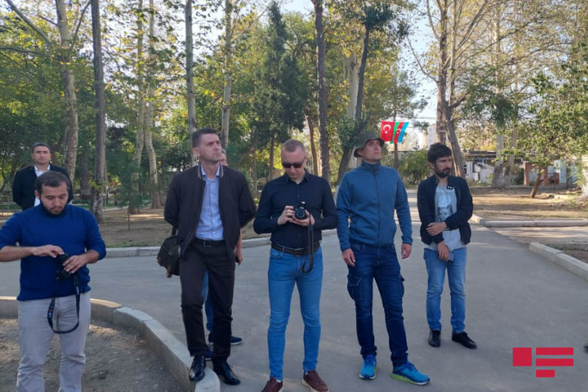 Ukrainian journalists visit areas in Ganja, subjected to missile strikes by Armenia