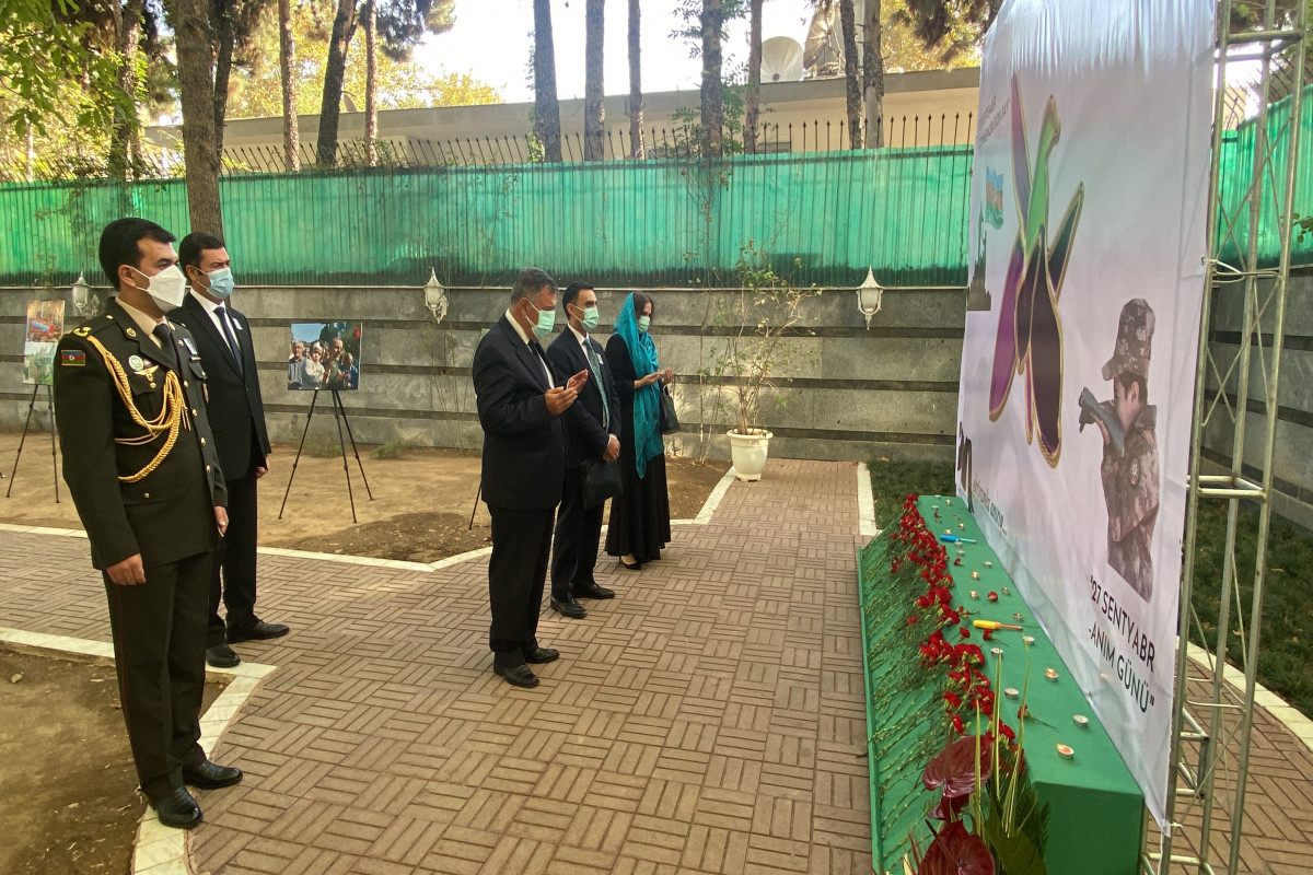 Patriotic War martyrs commemorated in Tehran