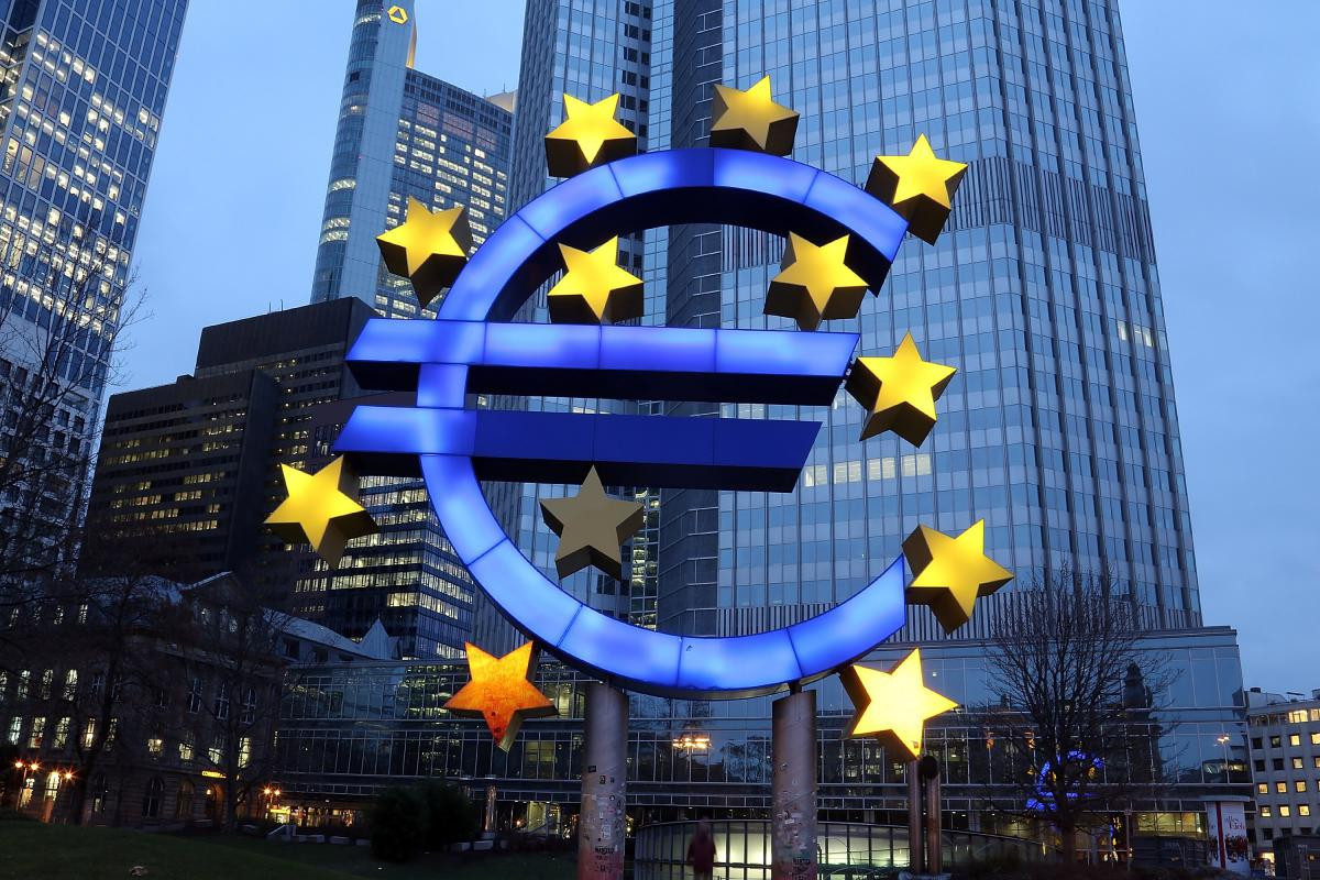 Euro area annual inflation up to 7.5% in March