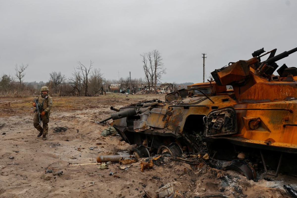 'Huge' battles being fought near Kyiv, mayor says