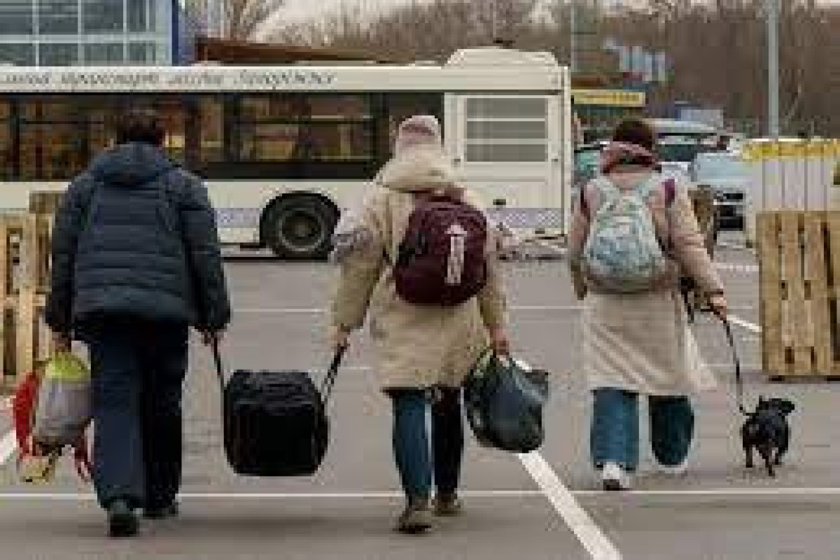 Ukraine says 15 evacuation buses left Zaporizhia for Mariupol