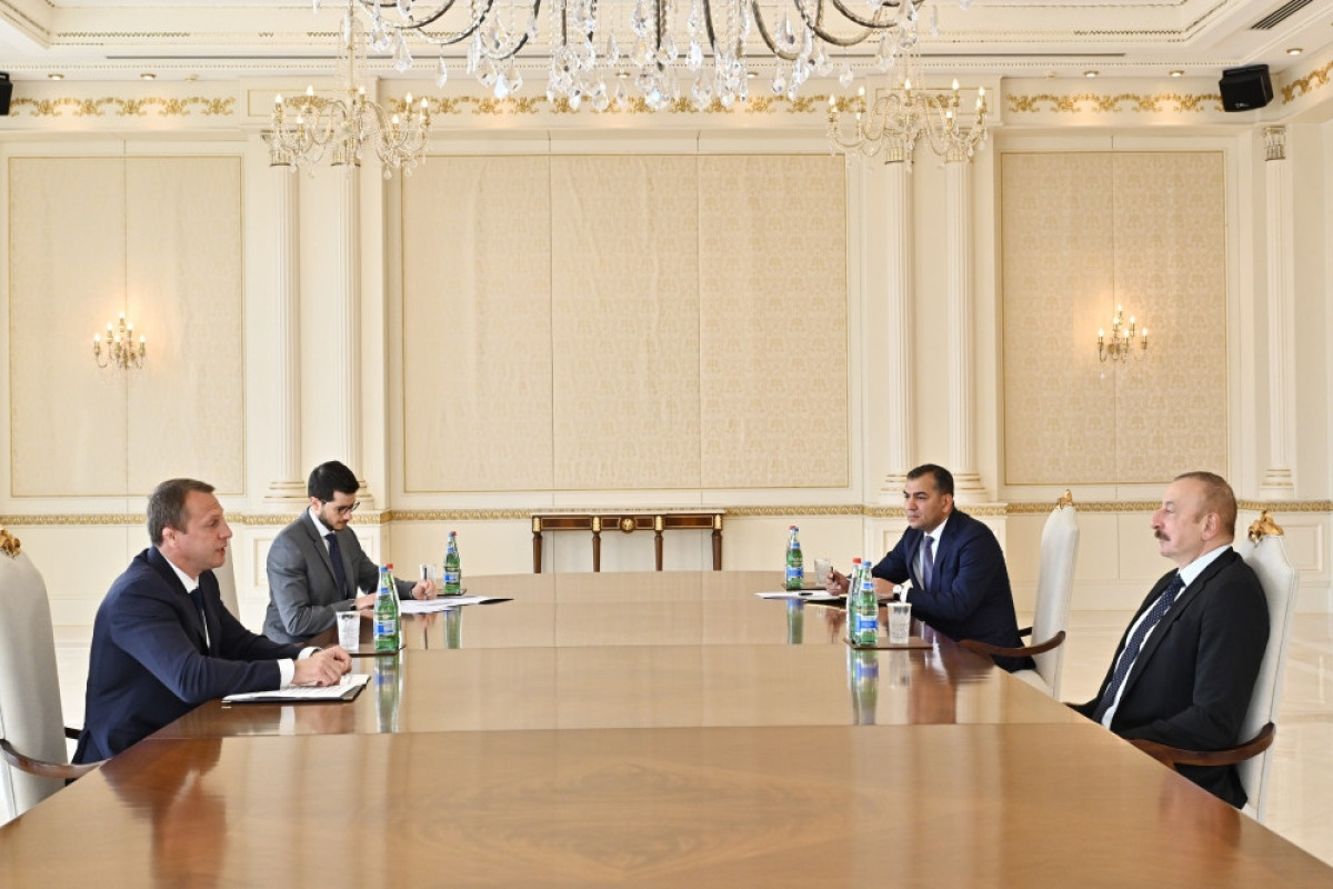 President Ilham Aliyev receives Israeli Minister of Tourism Yoel Razvozov