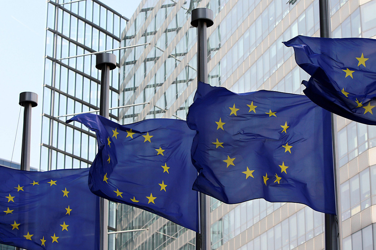 EU eyes imposing severe tariffs on oil and coal imports from Russia