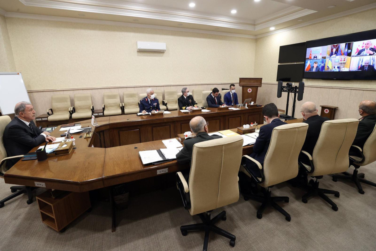 Hulusi Akar discusses Ukraine with his 5 counterparts