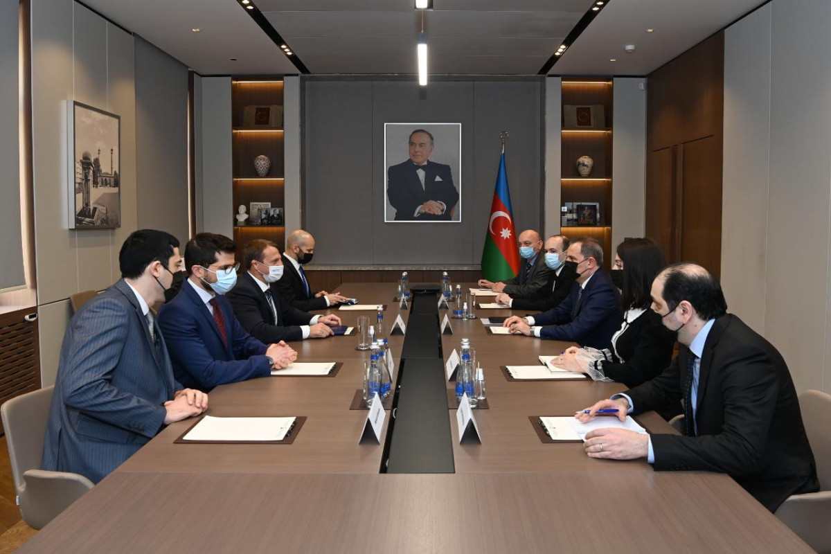 Jeyhun Bayramov expresses condolences to his Israeli counterpart