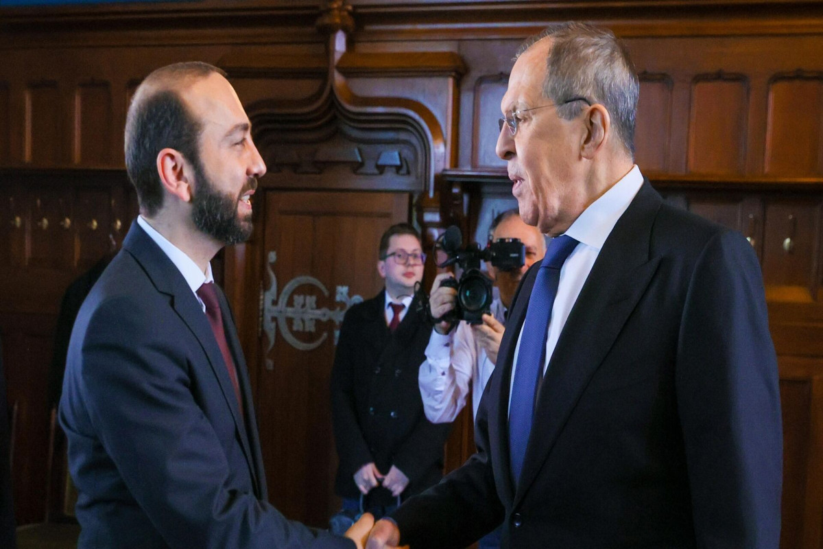 Ararat Mirzoyan and Sergey Lavrov
