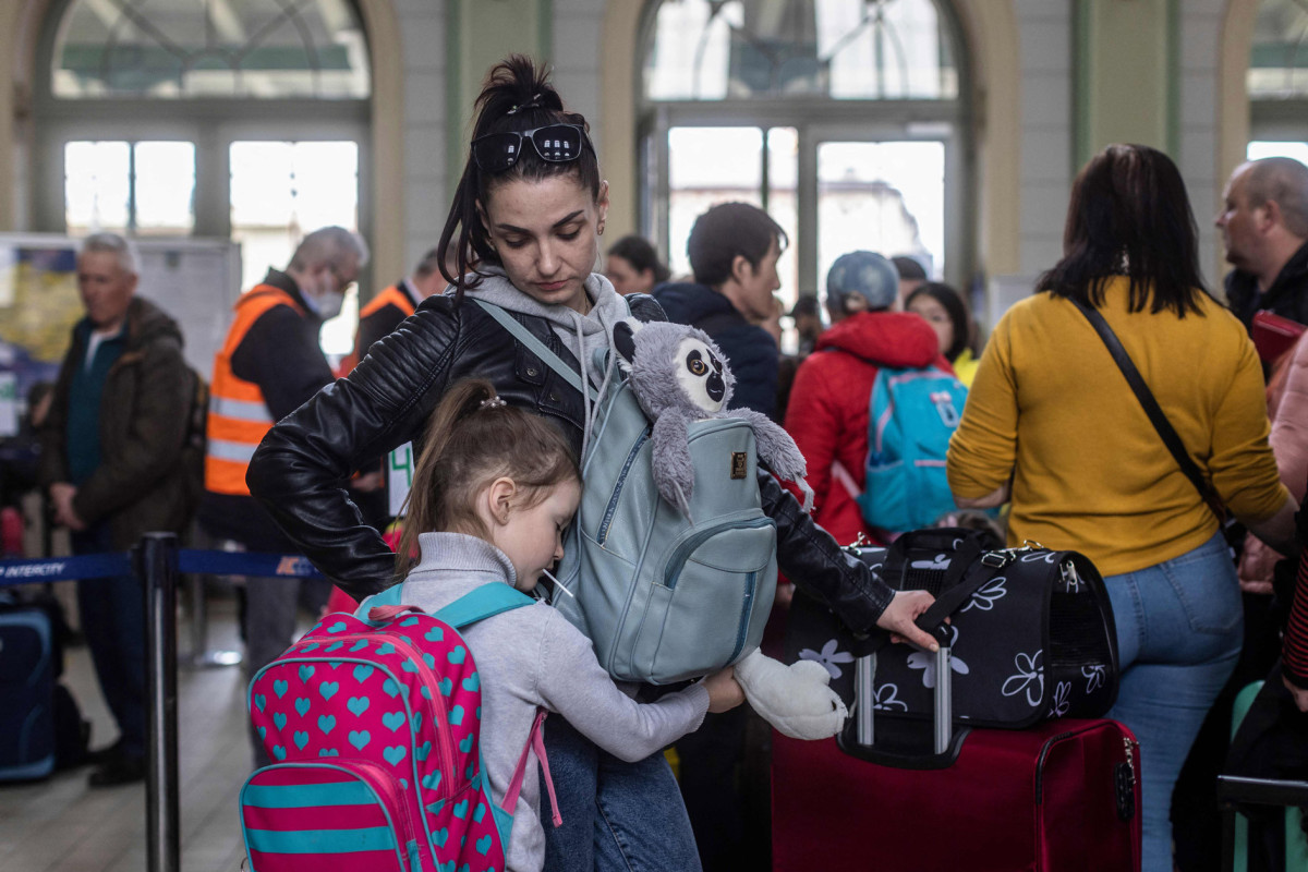 Nearly two-thirds of Ukrainian children now displaced, says UNICEF