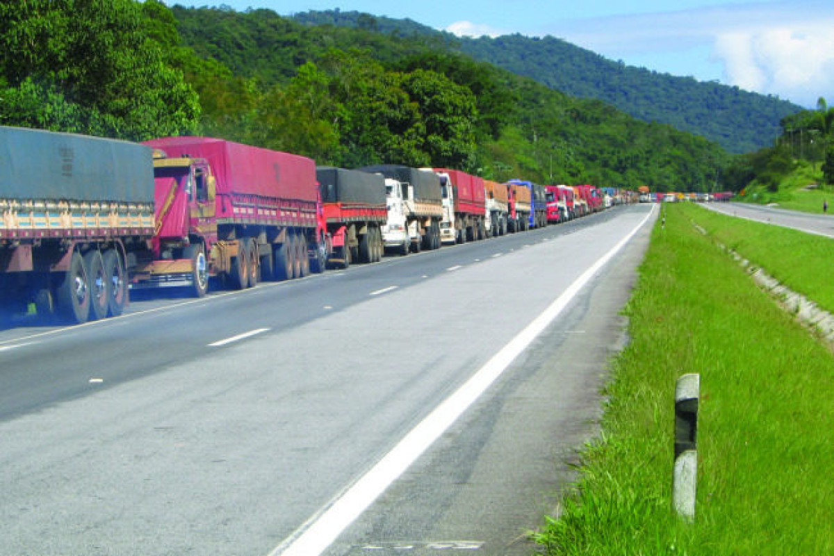 Argentine grains truck traffic grinds to a halt as strike hardens