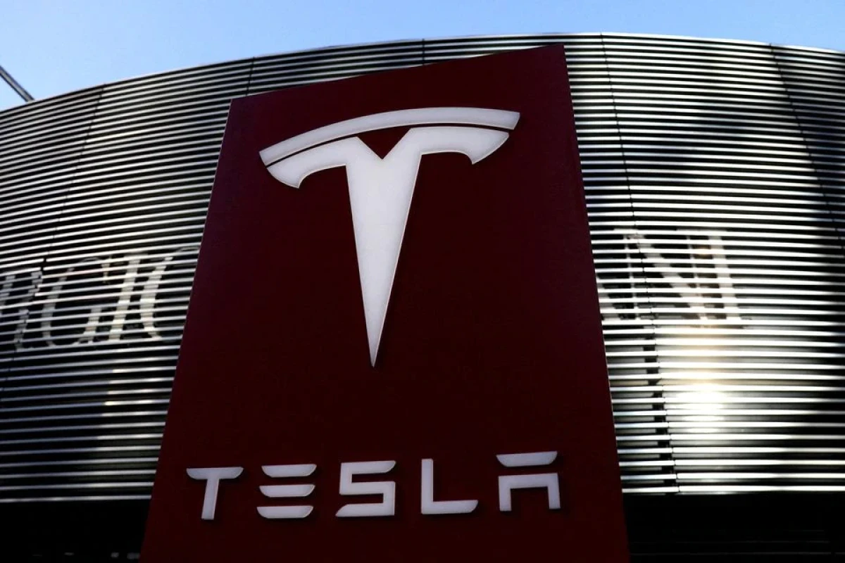 U.S. judge cuts verdict in Tesla race bias case to $15 mln from $137 mln