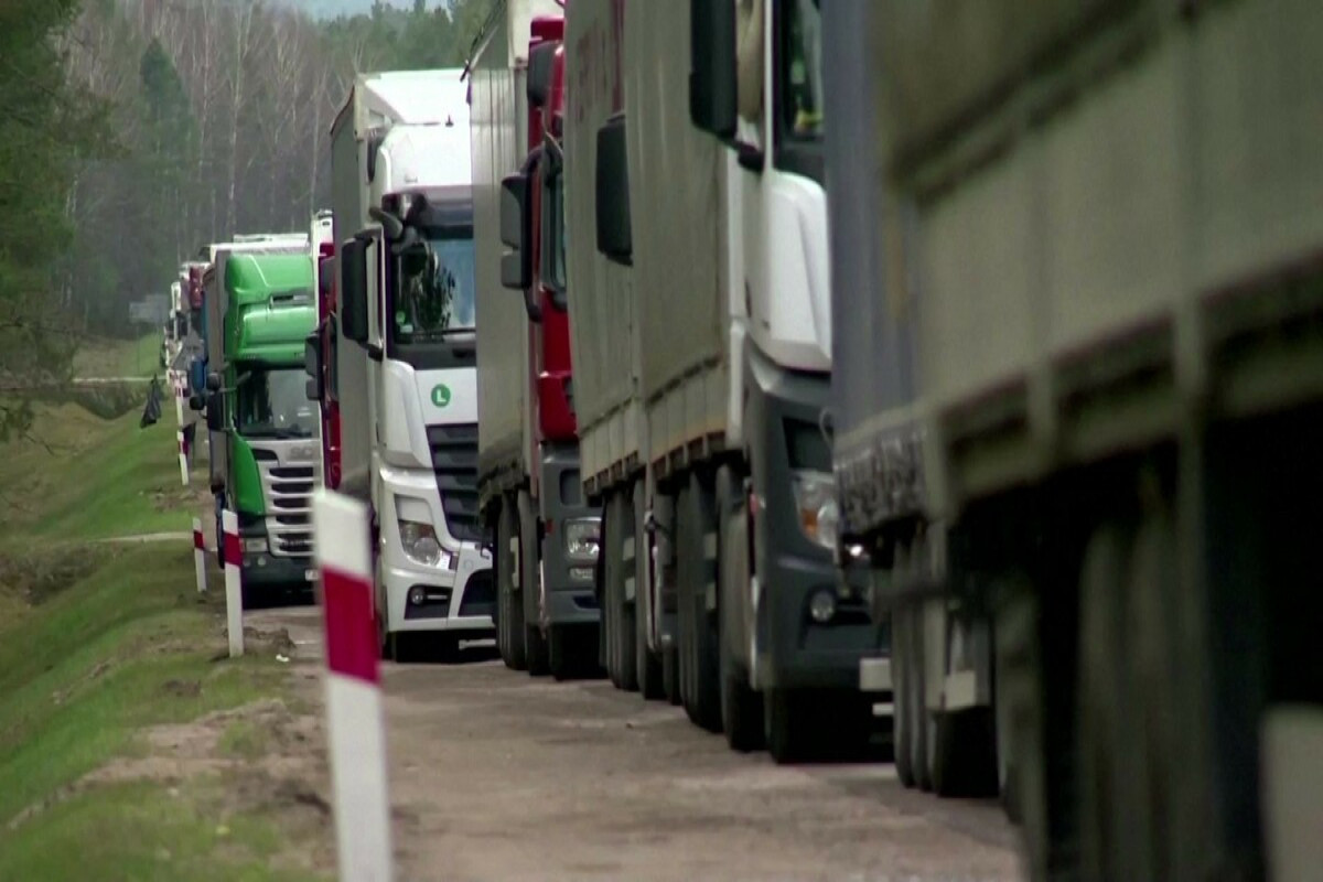 8-hour delay at Polish-Belarus border following EU sanctions deadline