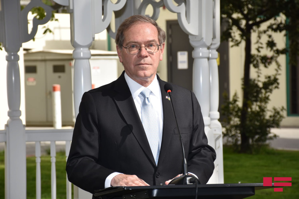 Lee Litzenberger