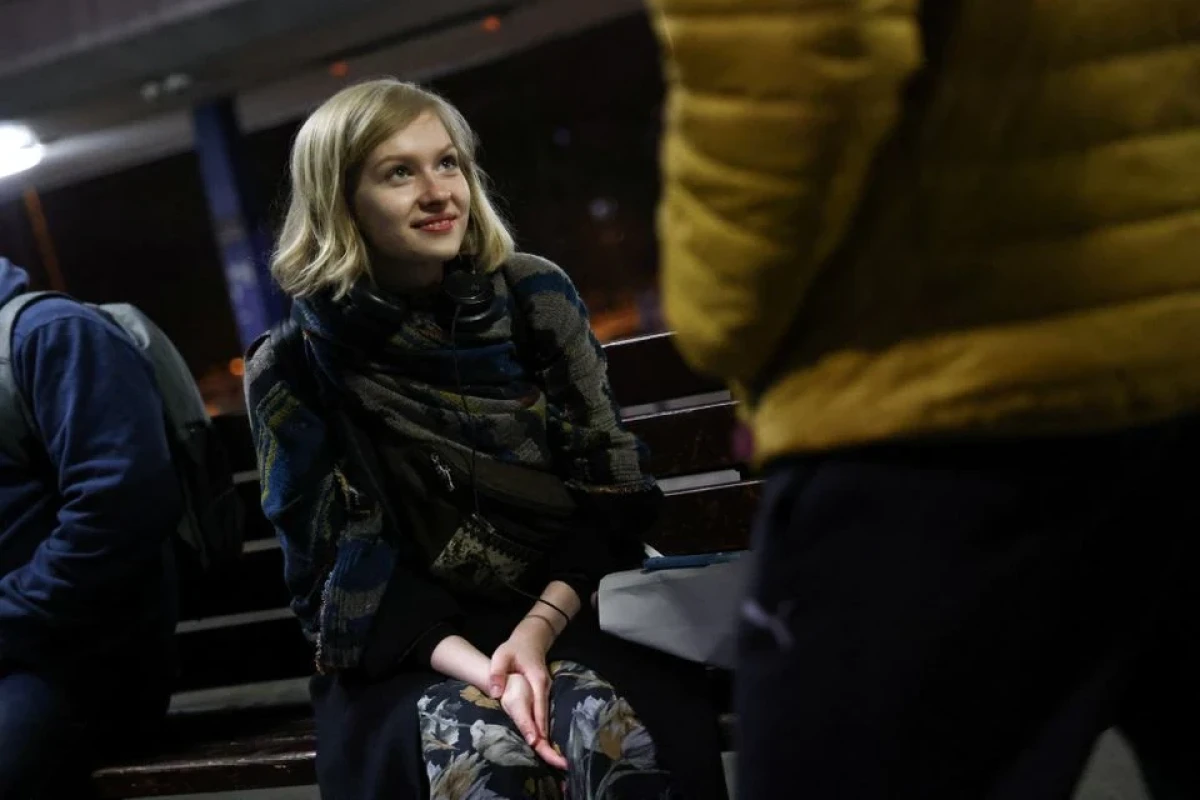 Ukrainians return home from Poland for special Easter