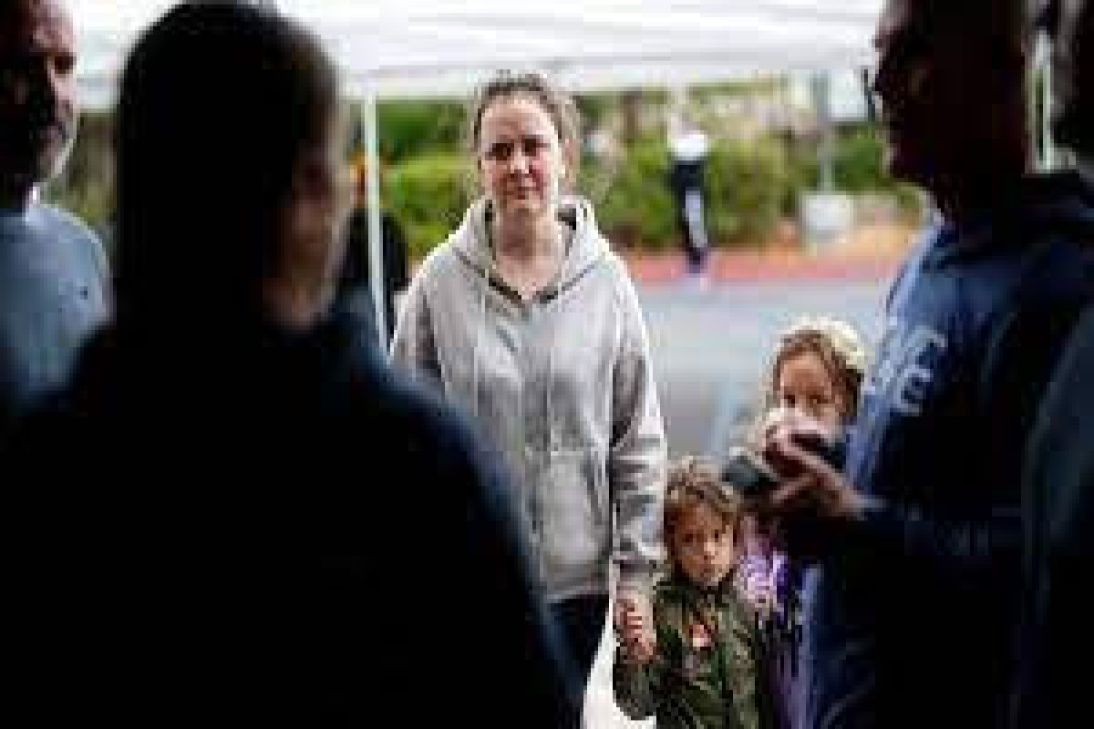 100 people from one California church opened their homes to Ukrainians in need