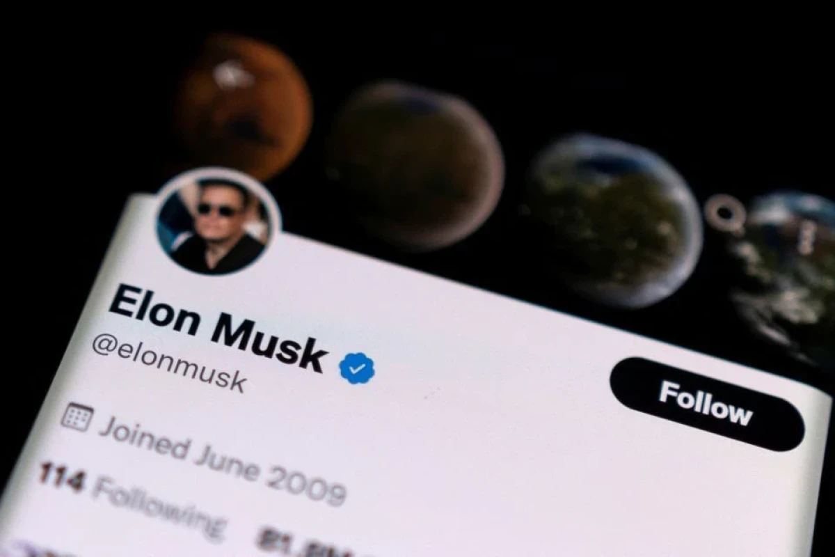 Twitter under shareholder pressure to seek deal with Musk