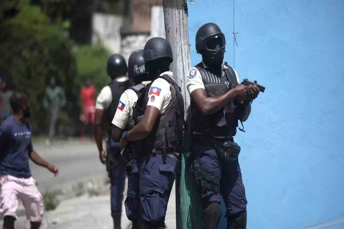 At least 20 dead, thousands displaced after gang clashes in Haiti