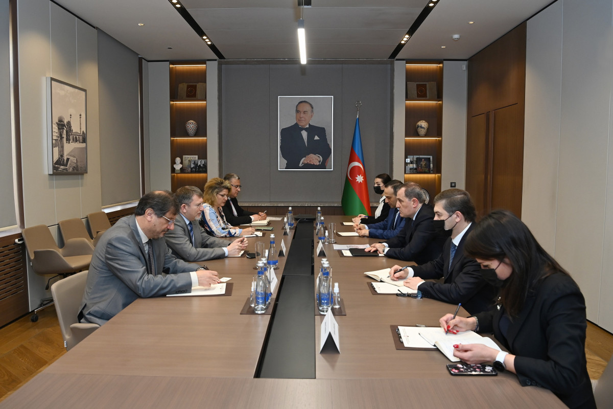 Azerbaijani FM and Bulgarian deputy FM mull Ukraine