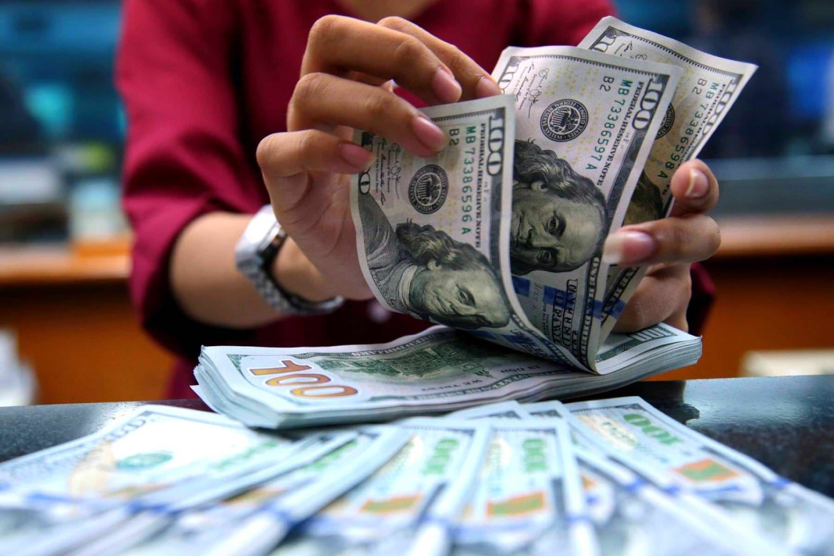 Cuba more than quadruples dollar/peso exchange rate