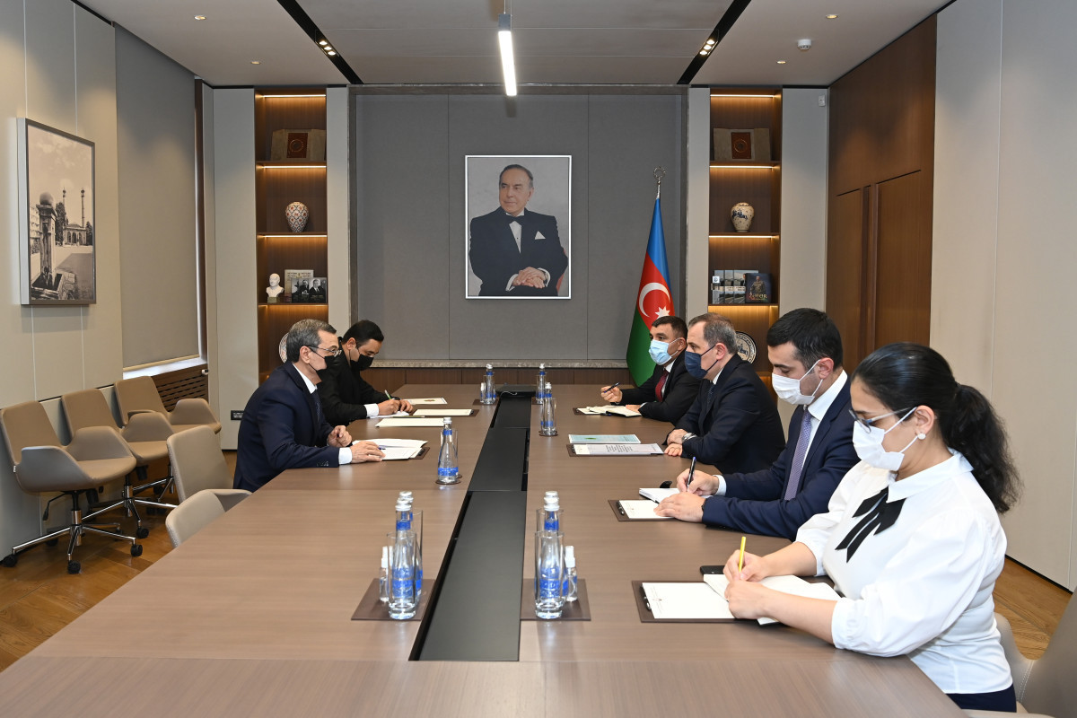 Azerbaijani FM receives newly appointed ambassador of Turkmenistan