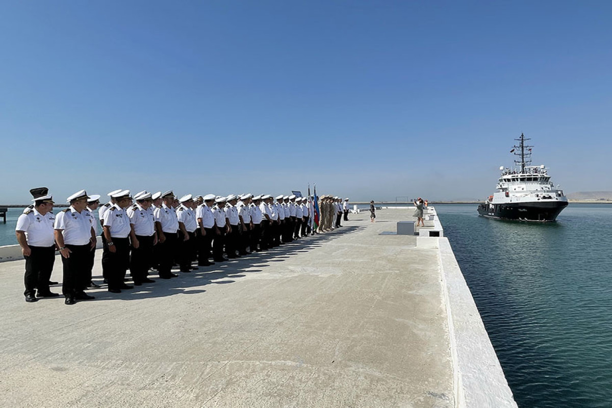 Russian warships arrived in Baku