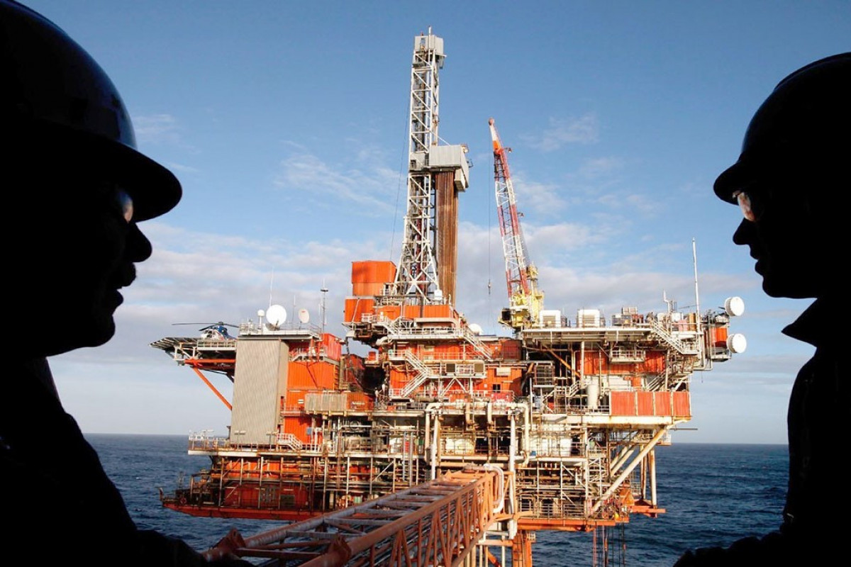 Oil prices continue to decrease on world markets