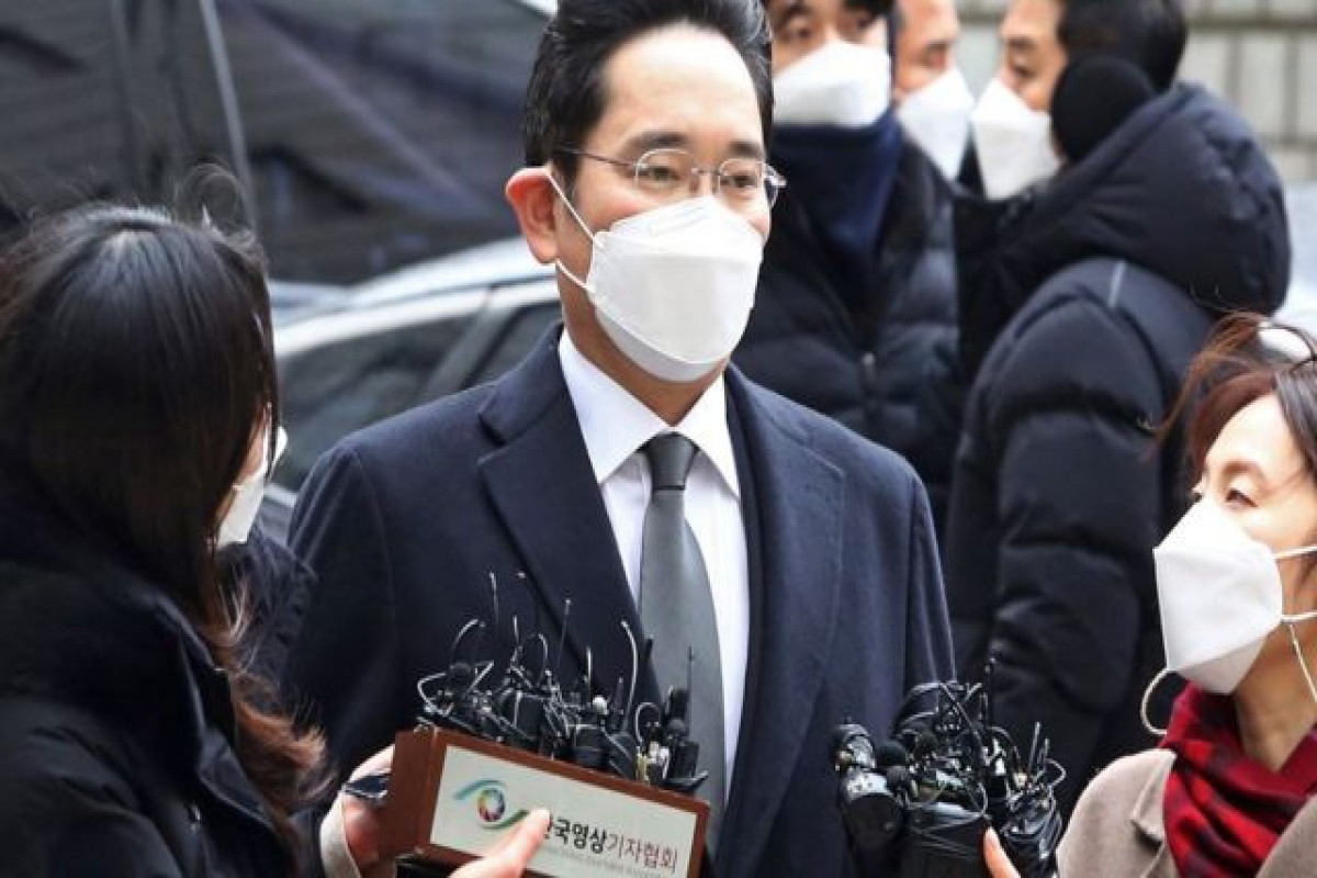 South Korea's Yoon pardons Samsung's Jay Y. Lee to counter 'economic crisis'