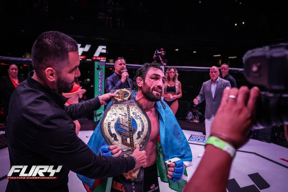 Azerbaijani UFC fighter wins championship in US -VIDEO 