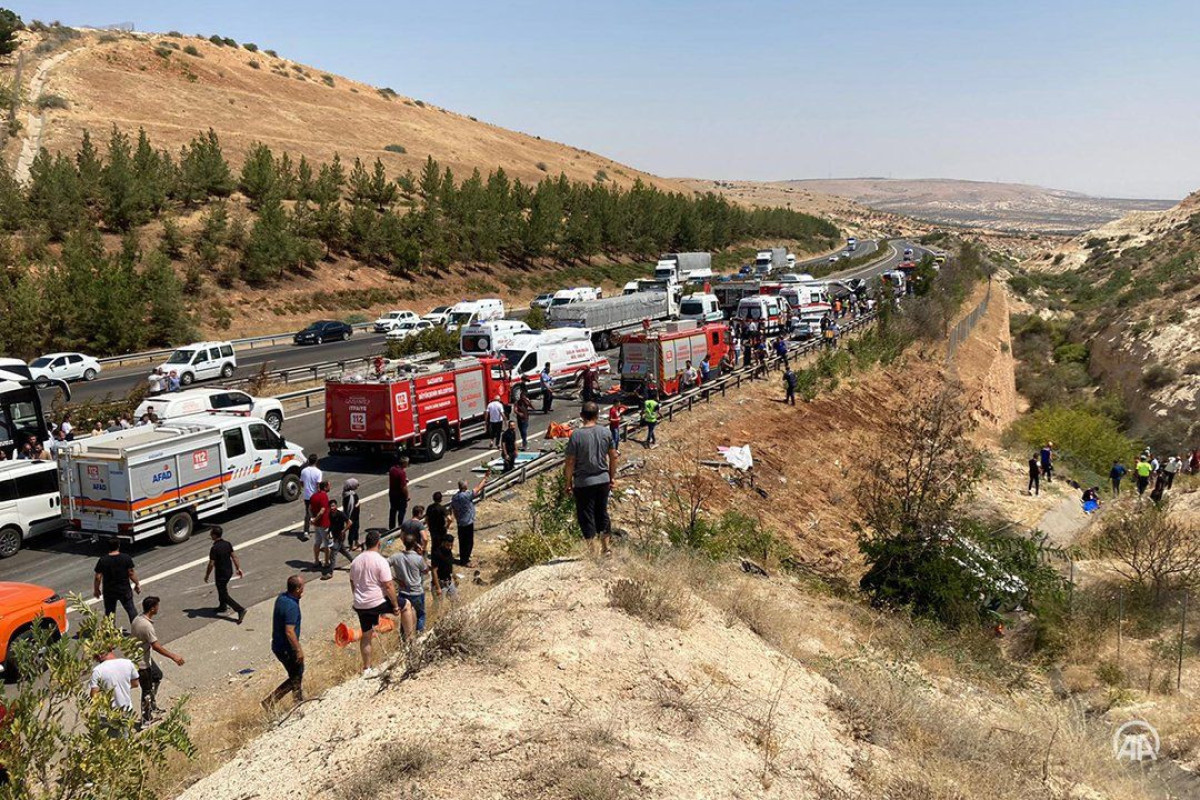 Traffic accident claims 15 lives in Turkiye